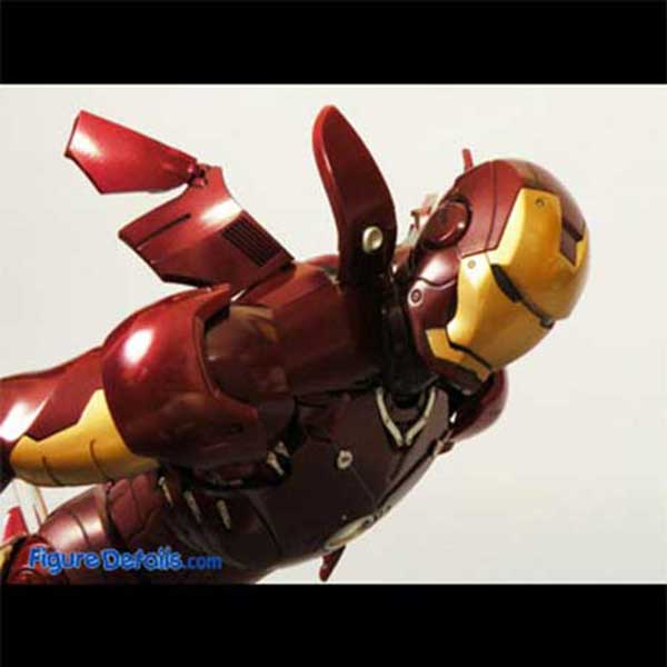 Flight mode of Hot Toys Iron Man Mark 3 2