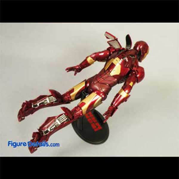 Flight mode of Hot Toys Iron Man Mark 3 3