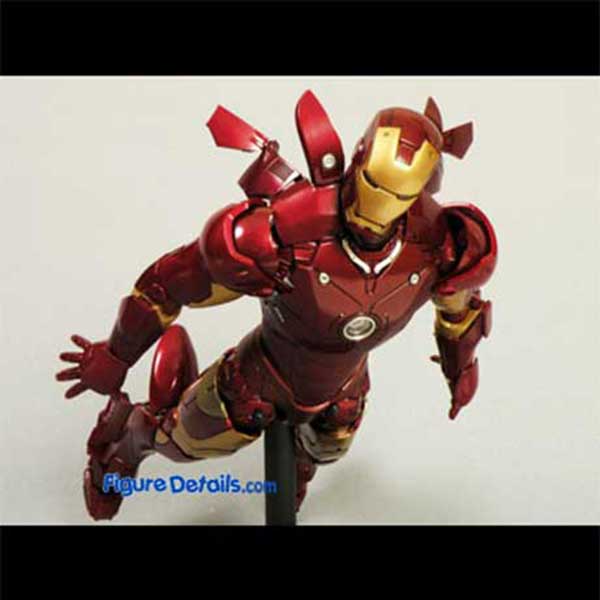 Flight mode of Hot Toys Iron Man Mark 3 6