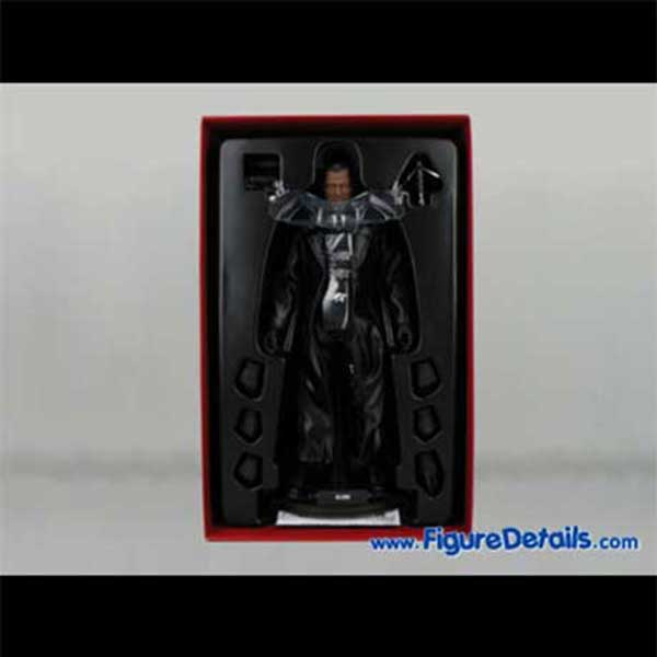 Hot Toys Blade II Packing and Review - Blade II - mms113 6