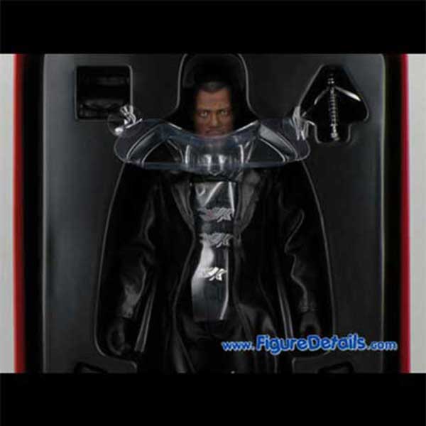 Hot Toys Blade II Packing and Review - Blade II - mms113 7