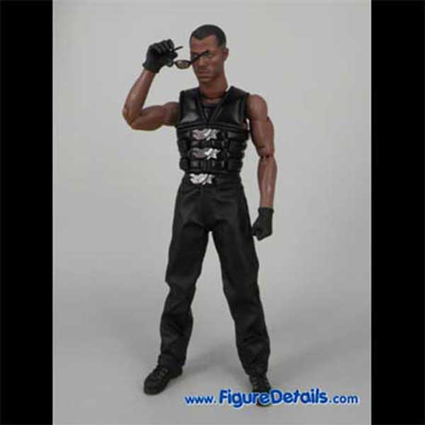Hot Toys Blade II Vest and Weapon Review - Blade II - mms113 2