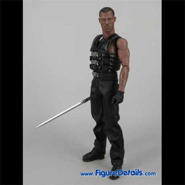 Hot Toys Blade II Vest and Weapon Review - Blade II - mms113 3