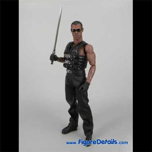 Hot Toys Blade II Vest and Weapon Review - Blade II - mms113 5