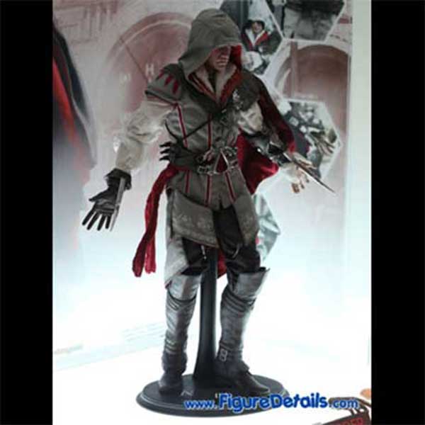 Hot Toys Ezio Action Figure Assassins Creed II VGM12 1