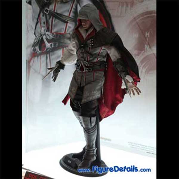 Hot Toys Ezio Action Figure Assassins Creed II VGM12 3