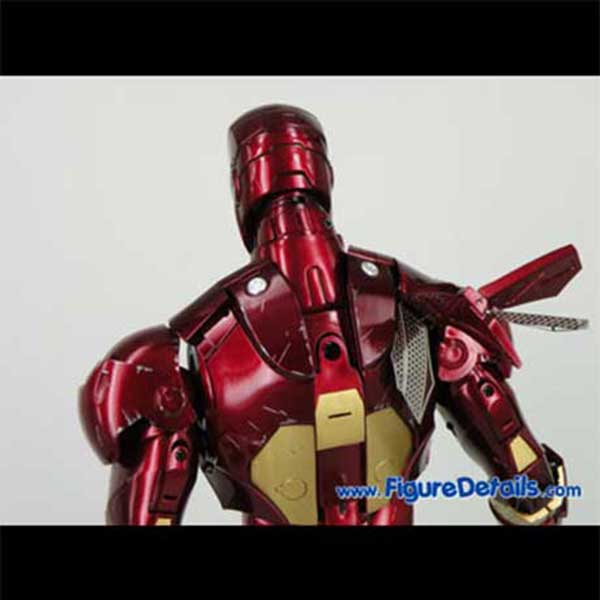 Hot Toys Iron Man Mark 3 Battle Damaged Version mms110 - Damaged Helmet Armor Air Flaps Review 4