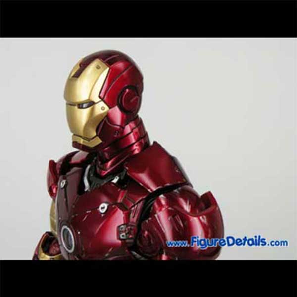 Hot Toys Iron Man Mark 3 Battle Damaged Version mms110 - Damaged Helmet Armor Air Flaps Review 5