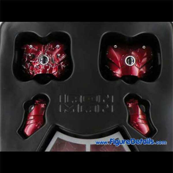Hot Toys Iron Man Mark 3 Battle Damaged Version Packing Review mms110 11