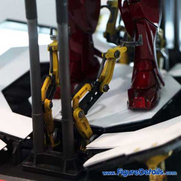 Iron Man Mark 4 with Suit Up Gantry mms160 - Iron Man 2 - Hot Toys Action Figure 11