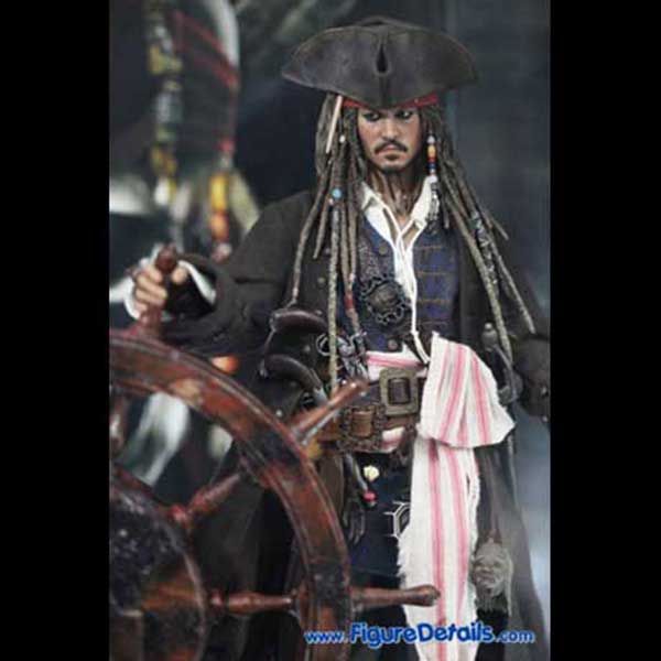 Jack Sparrow DX06 - Pirates of the Caribbean: On Stranger Tides - Hot Toys Action Figure 2