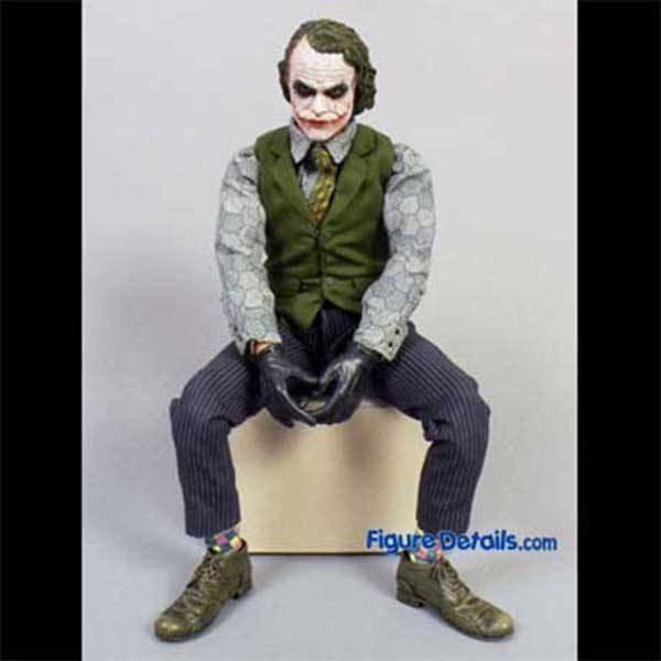 Hot Toys Joker Police Version in Jail Review - The Dark Knight - DX01