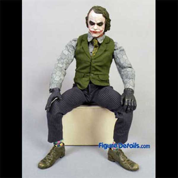 Hot Toys Joker Police Version in Jail Review - The Dark Knight - DX01 2