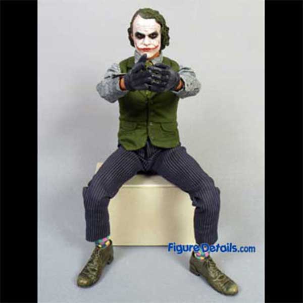 Hot Toys Joker Police Version in Jail Review - The Dark Knight - DX01 4