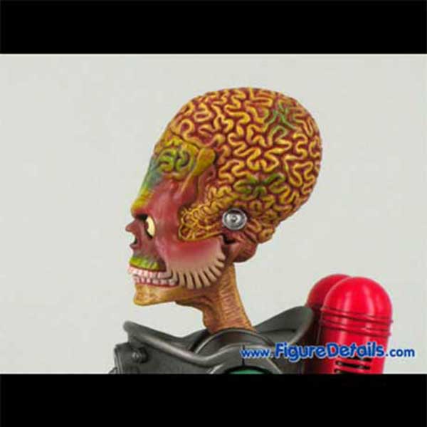 Hot Toys Martian Soldier Mars Attacks Head Sculpt and Action Figure Review mms107 3