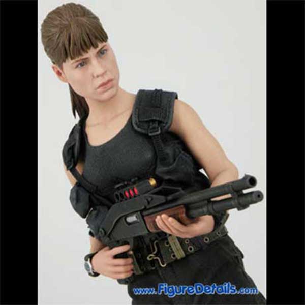 Hot Toys Sarah Connor Terminator 2 mms119 - Packing and Action Figure Review 3