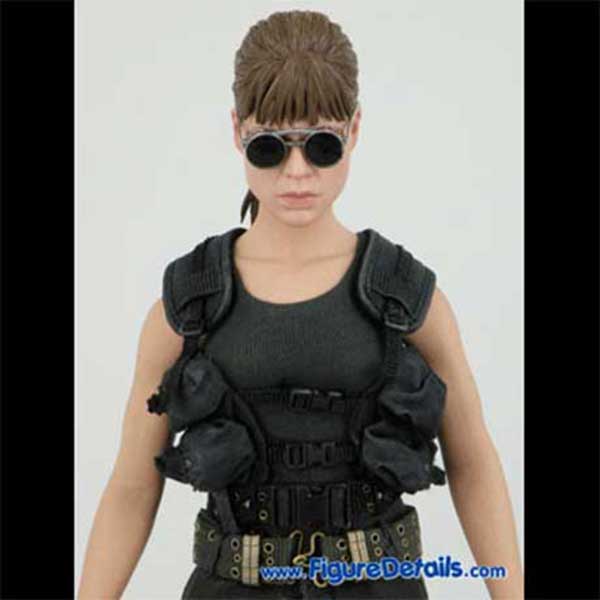 Hot Toys Sarah Connor Terminator 2 mms119 - Packing and Action Figure Review 12