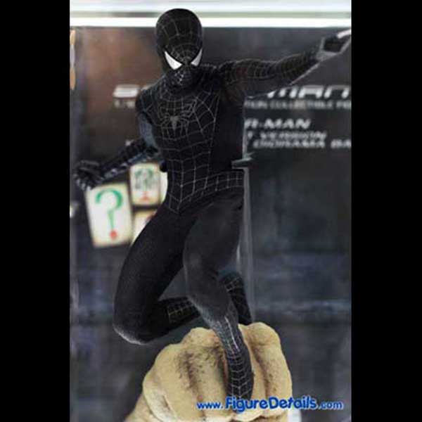 Spider Man Peter Parker Black Suit mms165 - Hot Toys - Sandman Base 3