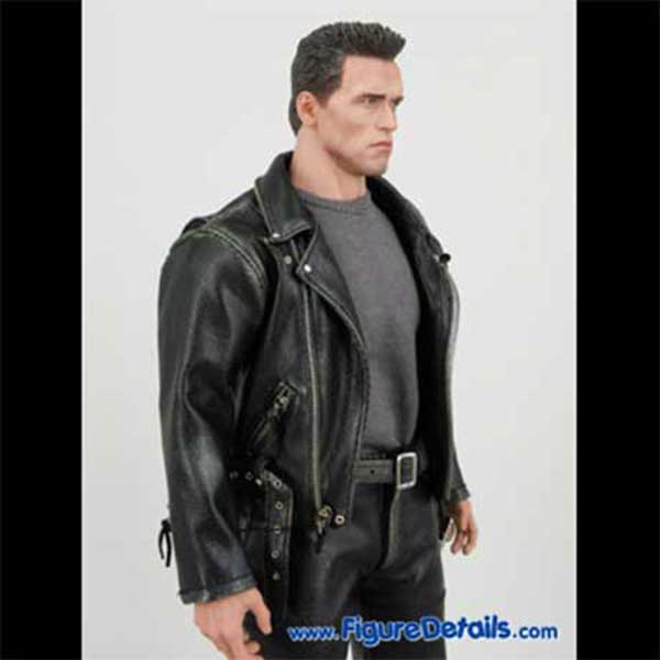 Hot Toys T800 Arnold Schwarzenegger mms117 Costume and Accessories Review - Terminator 2 6