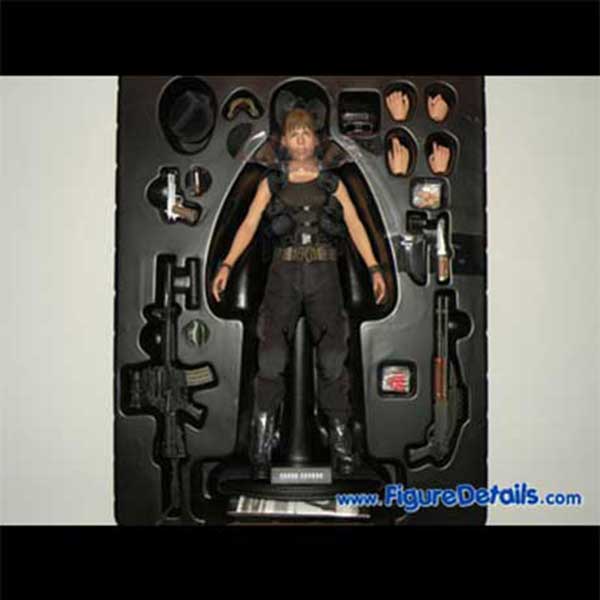 Hot Toys Sarah Connor Terminator 2 mms119 - Packing and Action Figure Review 5