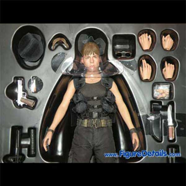 Hot Toys Sarah Connor Terminator 2 mms119 - Packing and Action Figure Review 6
