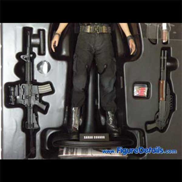 Hot Toys Sarah Connor Terminator 2 mms119 - Packing and Action Figure Review 7