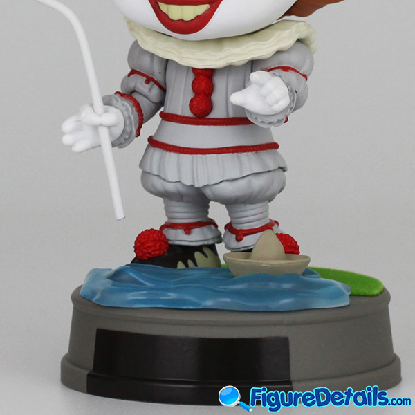 Hot Toys Pennywise with Balloon Cosbaby cosb684 Review in 360 Degree - IT Chapter 2 7