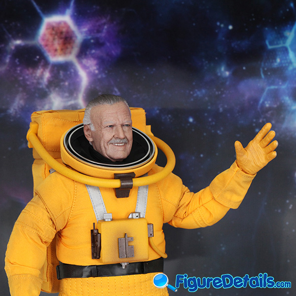 Hot Toys Stan Lee with stand Review in 360 Degree - Guardians of the Galaxy 2 - mms545 3